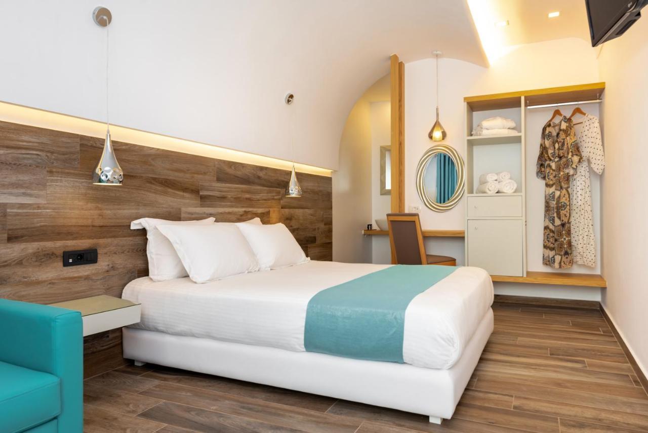 Deluxe Hotel Santorini 산토리니 외부 사진