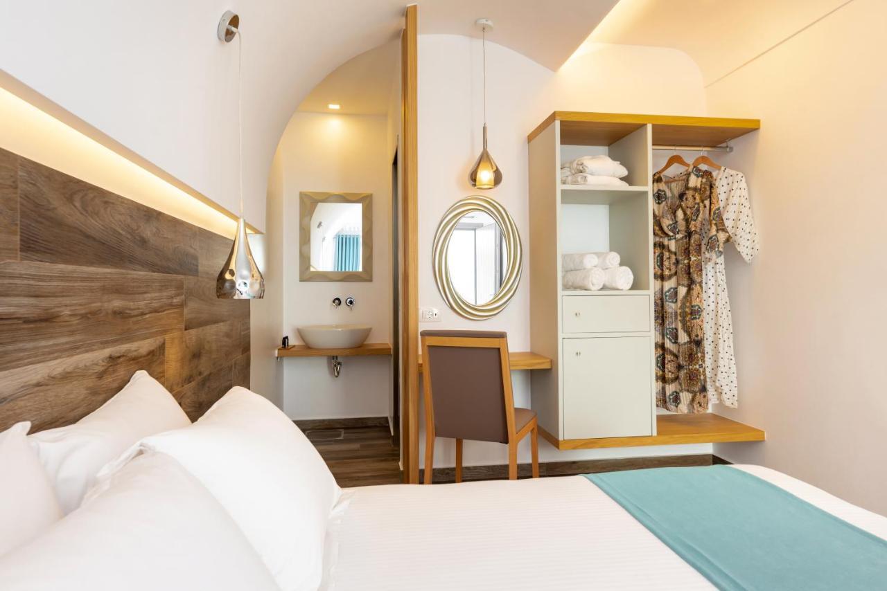 Deluxe Hotel Santorini 산토리니 외부 사진