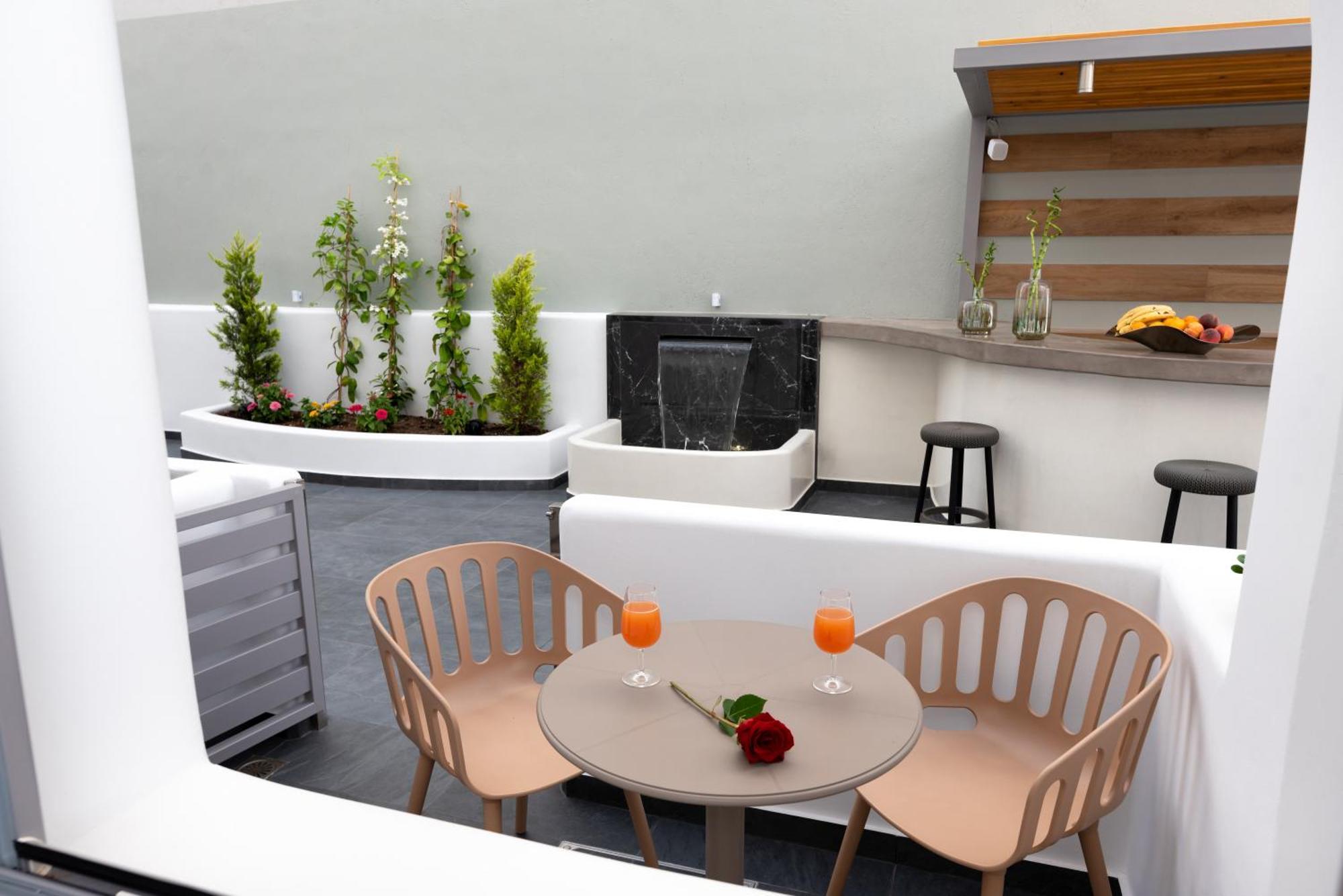 Deluxe Hotel Santorini 산토리니 객실 사진